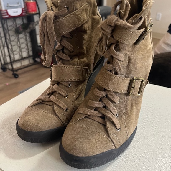Simply Vera Vera Wang Tan Canvas Lace Up Combat Wedge Boots Women’s Size 8 - Picture 3 of 7